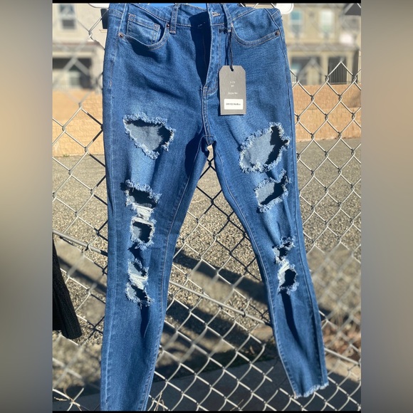 Jeans - Picture 2 of 3